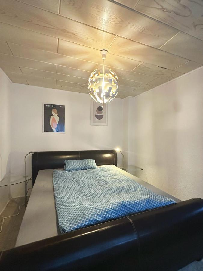 Zimmer In Reihenhaus Mit Terrasse Duisburg Exteriör bild